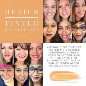 Color Correcting Tinted Moisturizer in Medium